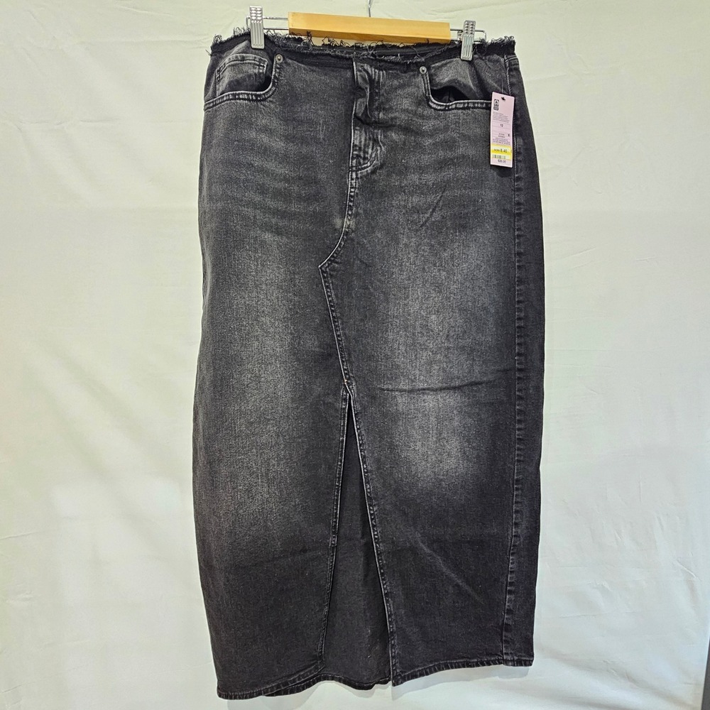New Wild Fable Womens Size 12 Denim Maxi Skirt Black Washed Raw Hem Front Slit